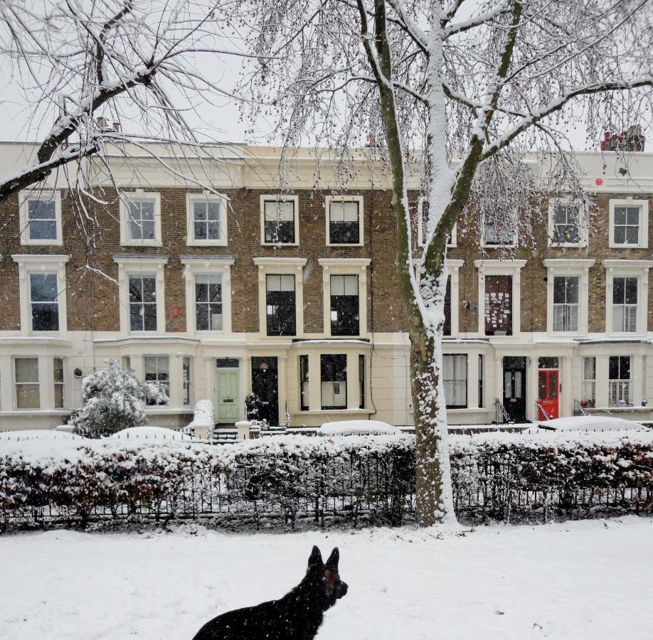 Stunning House Overlooking Local Park Ferienhaus London